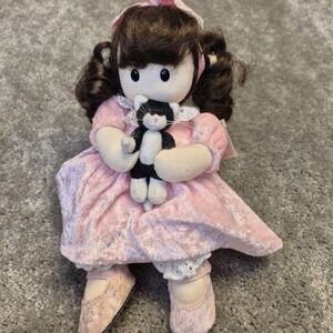 Berkeley Designs Cuddle Kidz Windup Musical Doll Pink Velvet Dress Cat